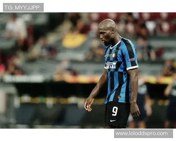 意甲历史冷门曼联逆转本菲卡乌龙球瞬间引爆全场激情