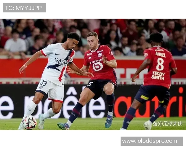 西甲激战：巴黎圣日耳曼与里昂战成平局帽子戏法引发全场狂欢