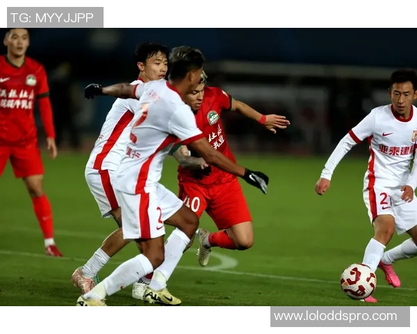 中超联赛震撼战报里昂大胜国米五球惨败引发热议