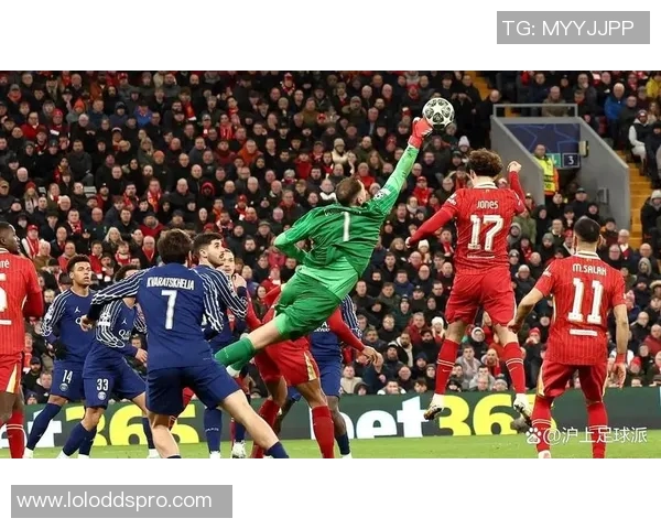 西甲激战拜仁与巴黎圣日耳曼鏖战至平局全场沸腾