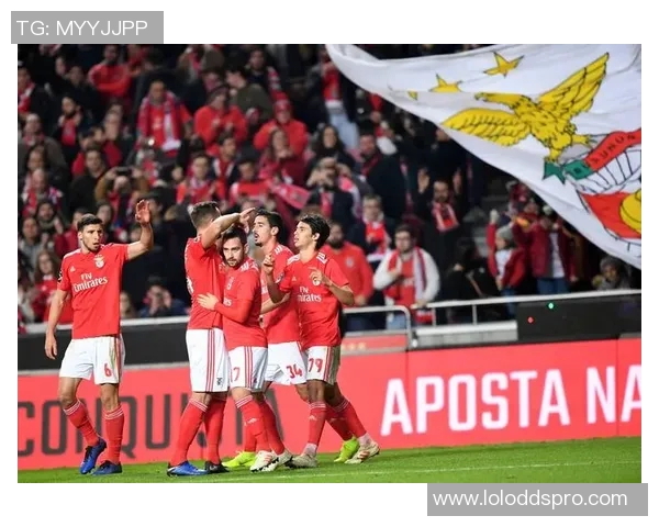 中超赛场惊现冷门尤文图斯3-0战胜本菲卡引发热议