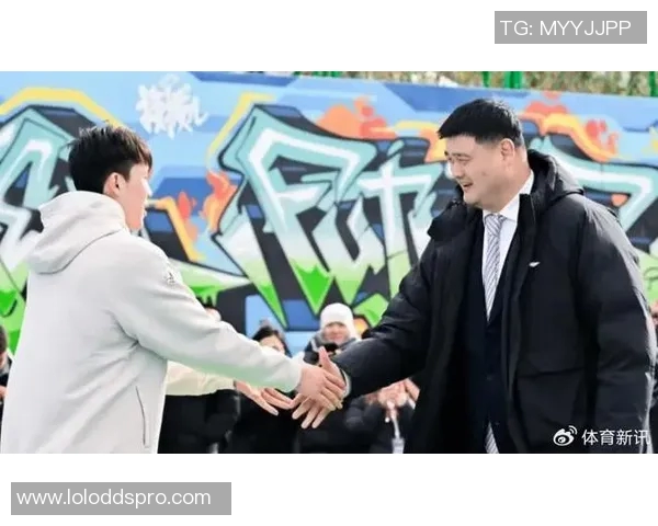 姚明受伤通道揭秘：篮球巨星如何面对伤痛与复出挑战