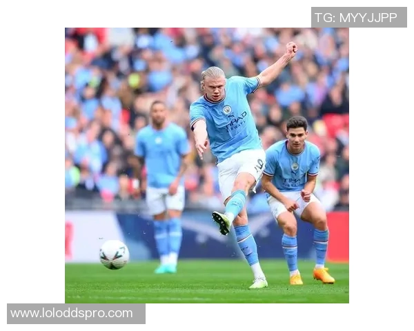 意甲激战波尔图逆转曼城帽子戏法点燃全场激情转会传闻再起