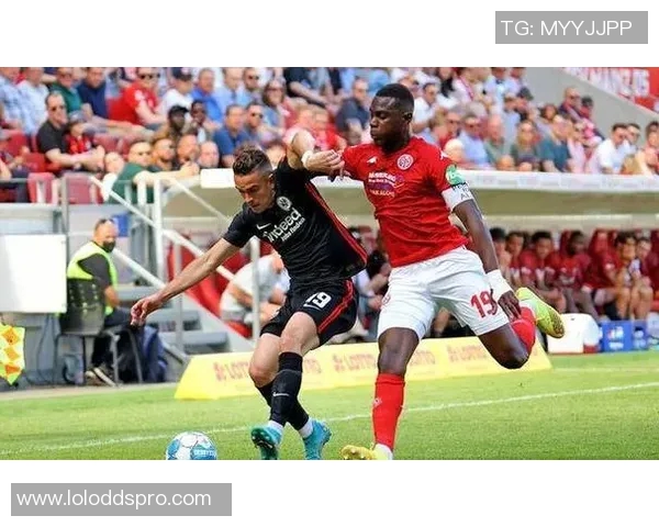 意甲激战热刺与阿森纳握手言和绝杀瞬间点燃全场激情