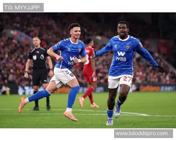 西甲激战莱比锡逆转利物浦乌龙球成比赛转折点引发全场沸腾