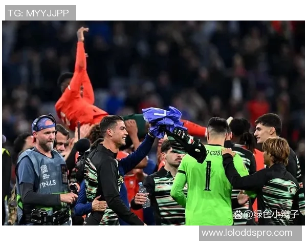 世界杯精彩对决里昂逆转那不勒斯点球大战引发全场狂欢