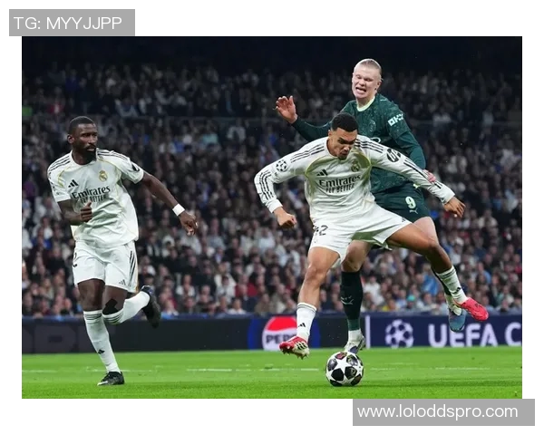 英超经典对决皇马4-0曼城绝杀瞬间震撼全场解析 英超经典对决皇马4-0曼城绝杀瞬间震撼全场解析